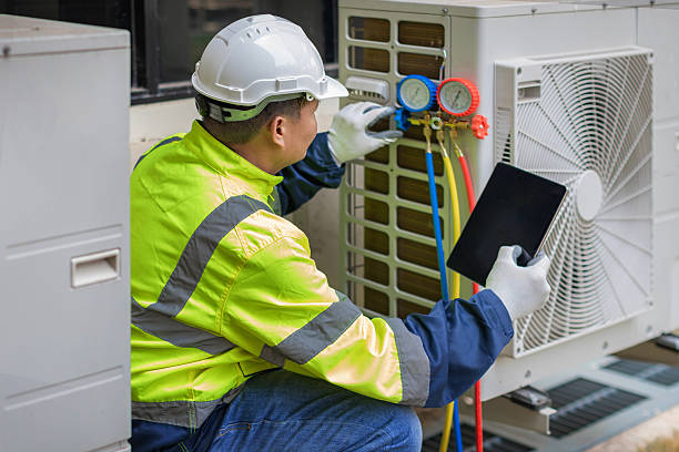 Professional Hvac technician working in Sparland, IL